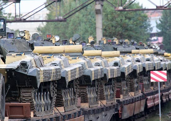 Военнослужащие ЗВО совершили погрузку техники на железнодорожные платформы по окончании учения «Запад-2017» Военнослужащие ЗВО совершили погрузку техники на железнодорожные платформы по окончании учения «Запад-2017»