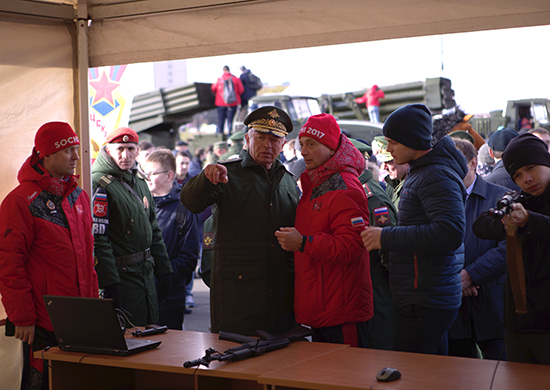 Замминистра обороны Александр Фомин принял участие в акции «Военная служба по контракту – твой выбор!» в Татарстане