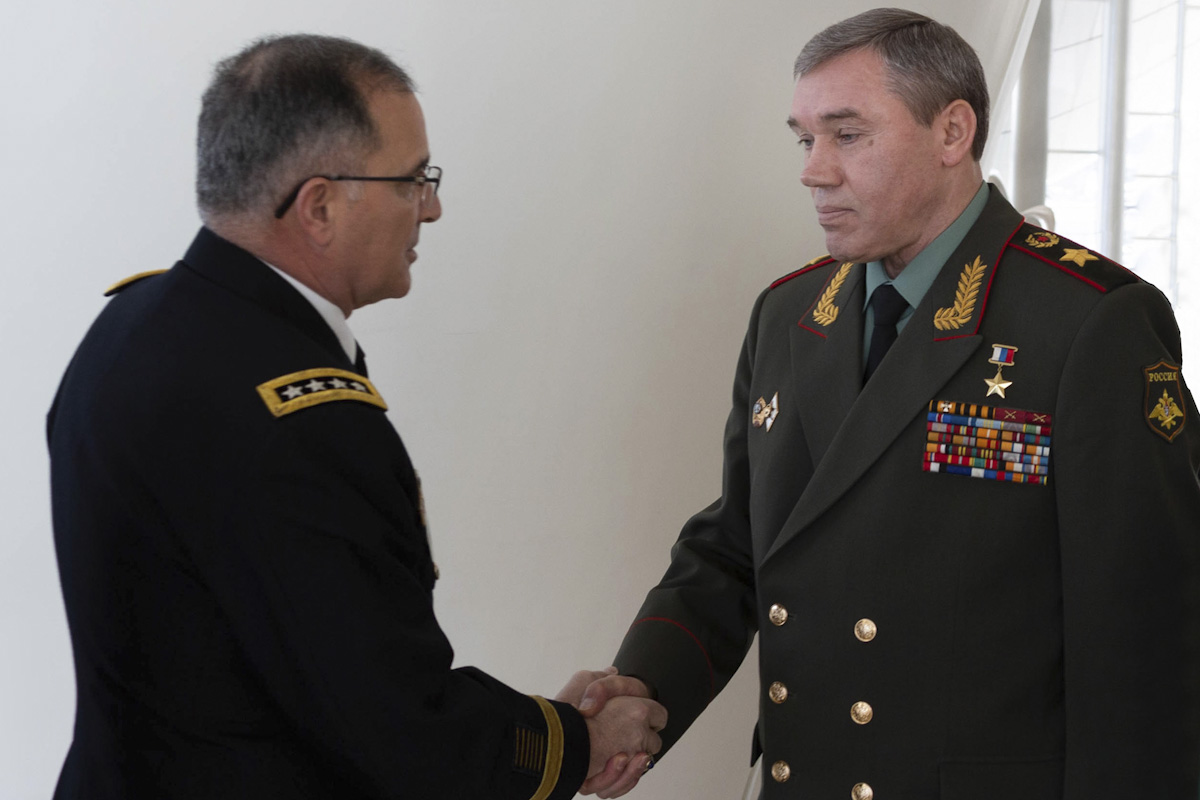 Начальник Генштаба России встретился в Баку с Верховным главнокомандующим объединенными вооруженными силами НАТО Начальник Генштаба России встретился в Баку с Верховным главнокомандующим объединенными вооруженными силами НАТО
