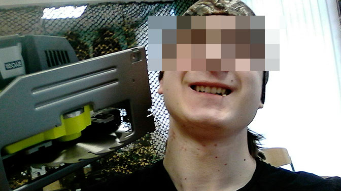 Ученик сделал селфи на фоне убитого преподавателя в московском колледже